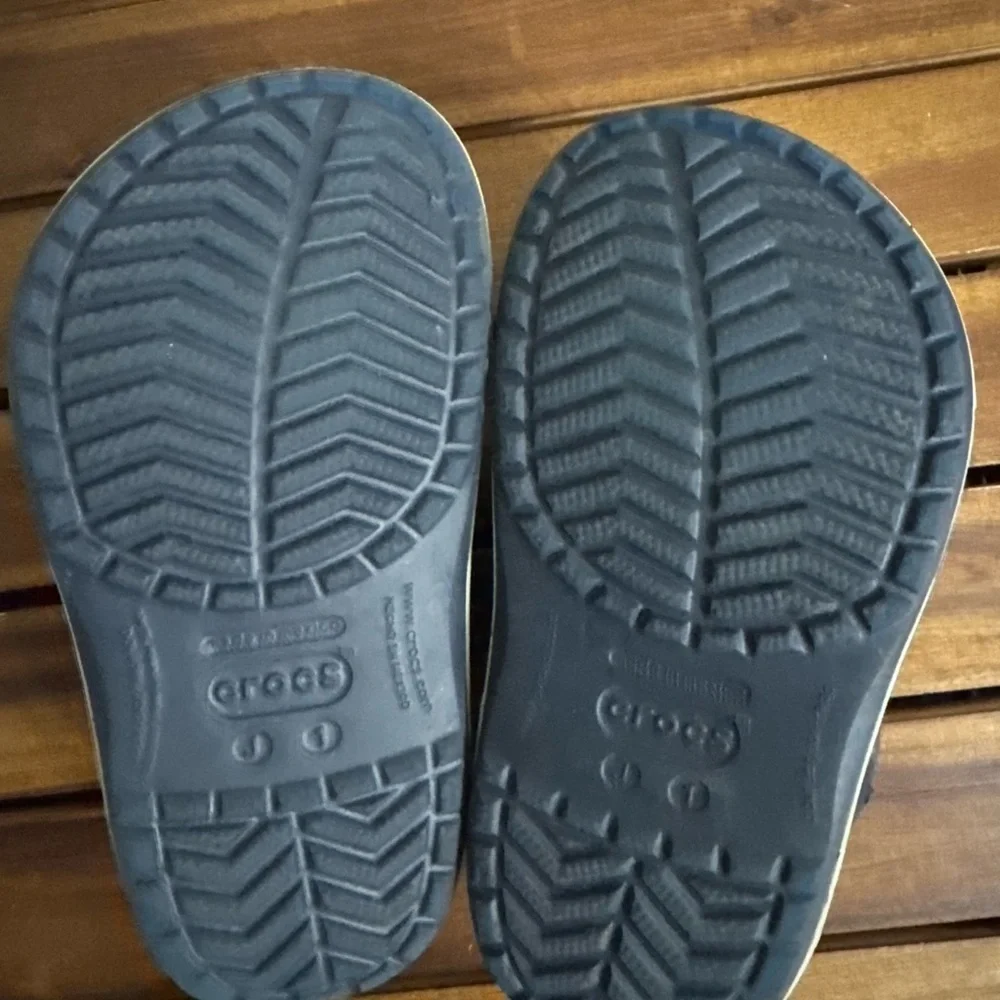 CROCS comfortable stylish